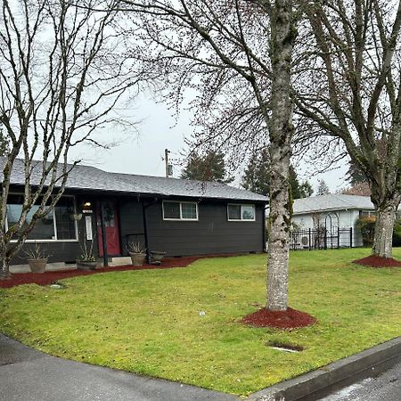 Emerald City 3 Bedroom 1 Bath Home Eugene Eksteriør billede