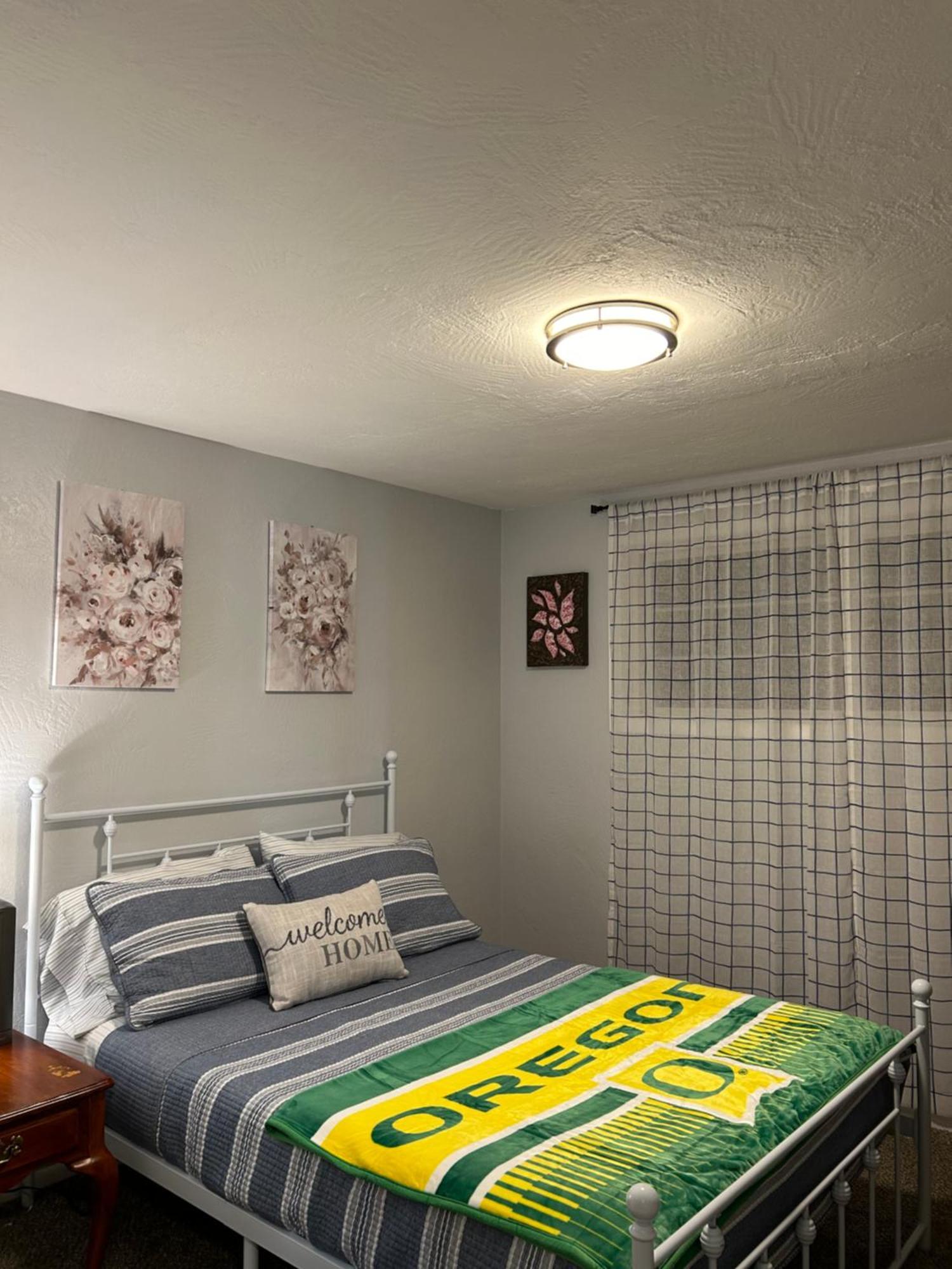 Emerald City 3 Bedroom 1 Bath Home Eugene Eksteriør billede