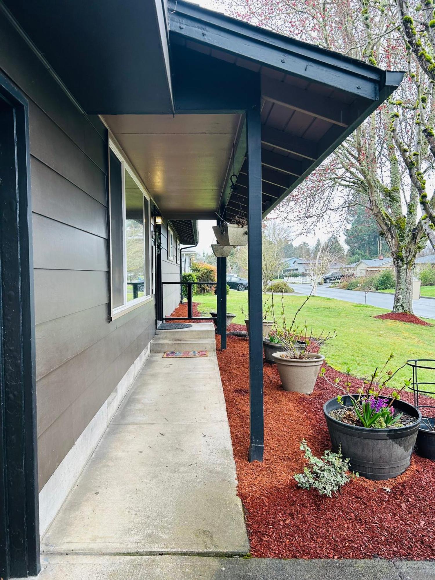 Emerald City 3 Bedroom 1 Bath Home Eugene Eksteriør billede